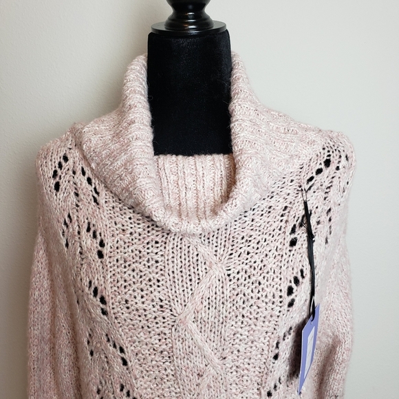 NWT Michelle Nicole Cable Knit Oversized sweater - Picture 3 of 13